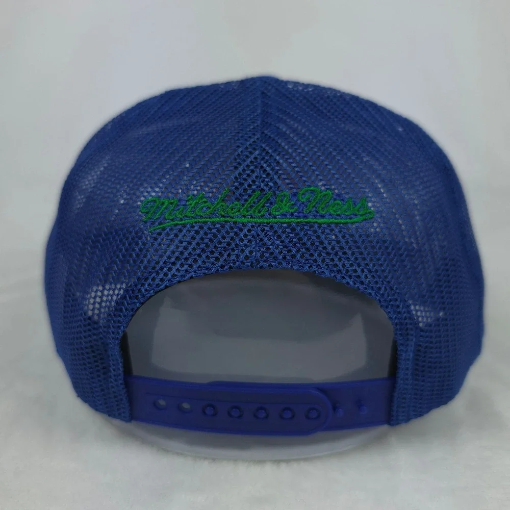 Dallas Mavs Mitchell & Ness NBA Trucker Hat Cap Embroidery Logo Blue Satin NWT